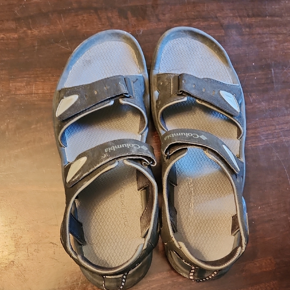 Columbia  Gray and Black Sandals